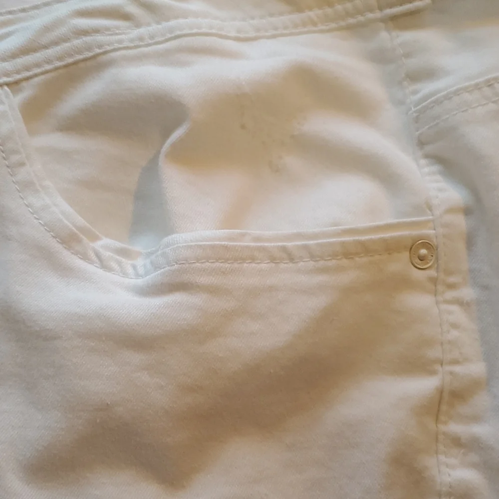 ✨ Democracy White Distressed Straight-Leg Jeans | Size 24 | Ab Solution Fit ✨✨